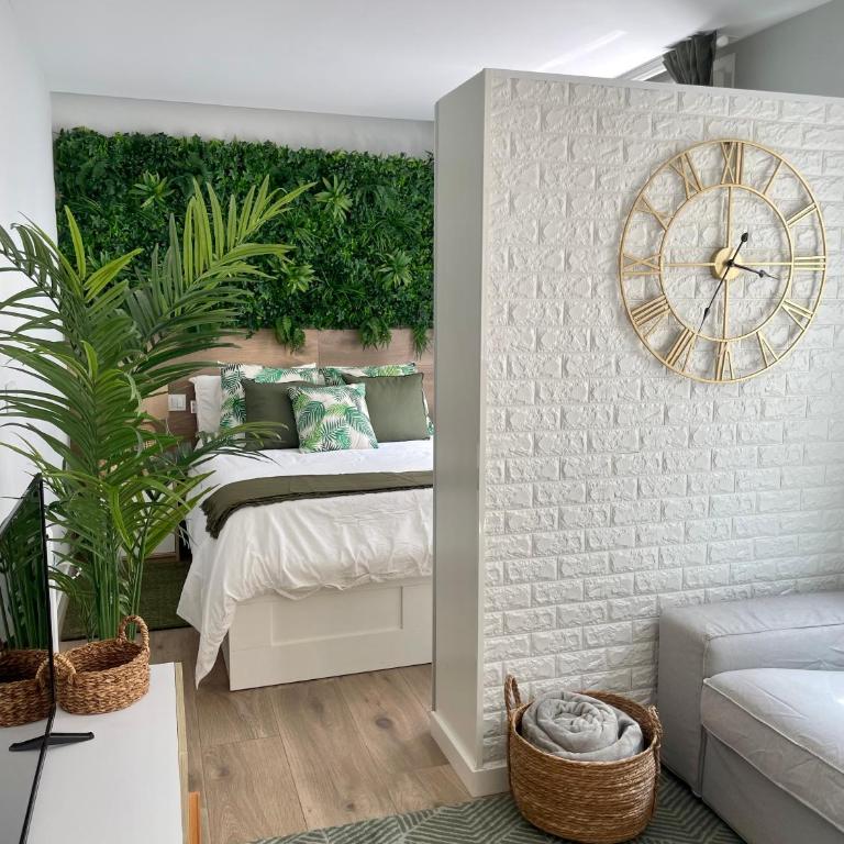 Nikkis Loft - One-Bedroom Apartment - 2