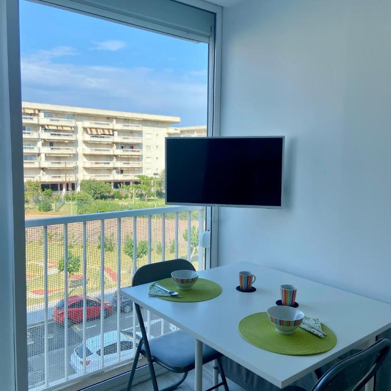 Loft pineda Beach - One-Bedroom Apartment - 4