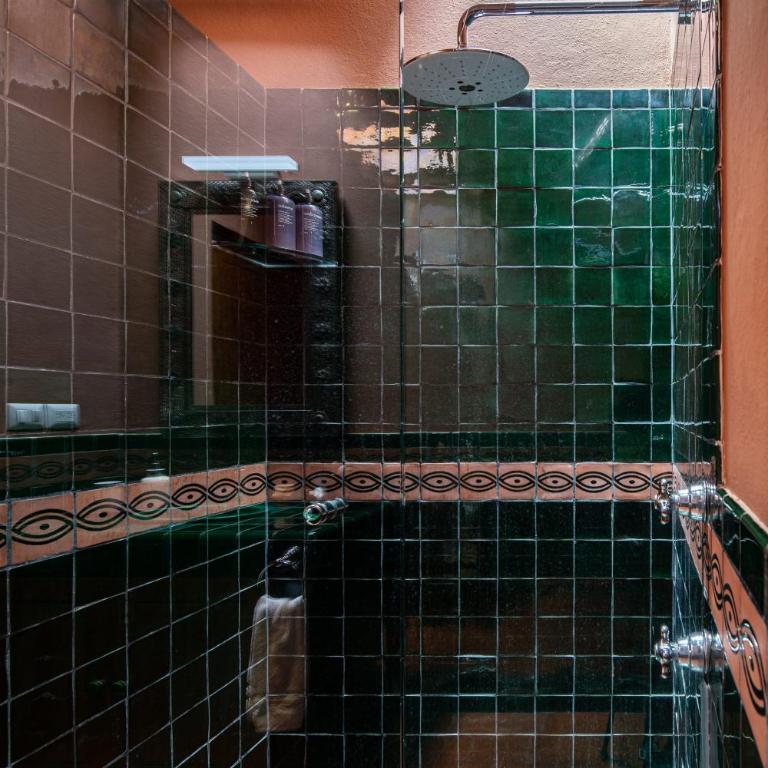 HOLT Balcones Guesthouse - Two Double Beds Room - Suite - 35