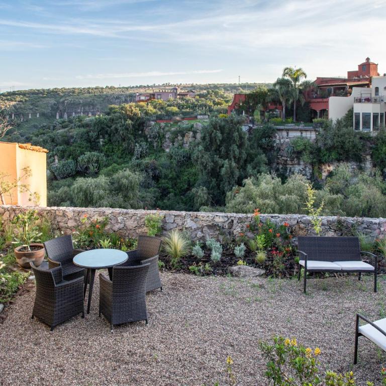 HOLT Balcones Guesthouse - Two Double Beds Room - Suite - 48