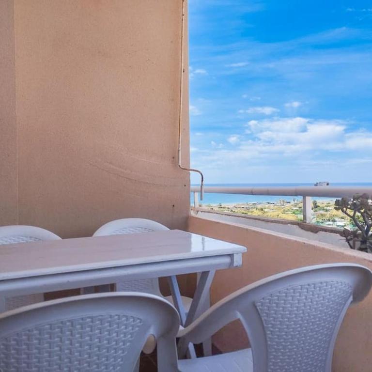 Spacious 4 bedroom with parking in town centre, Nerja - Apartamento - 1