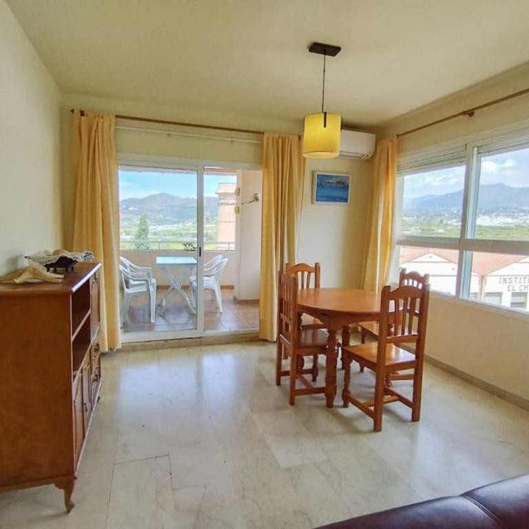 Spacious 4 bedroom with parking in town centre, Nerja - Apartamento - 6