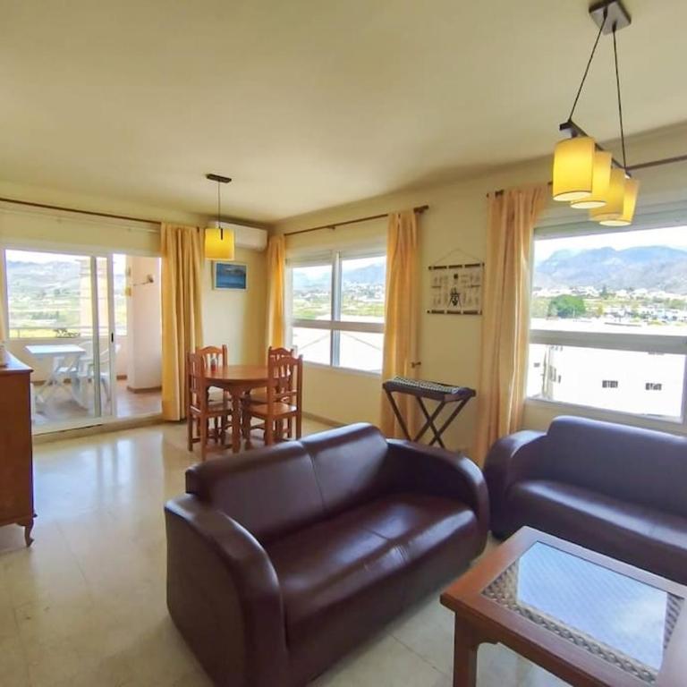 Spacious 4 bedroom with parking in town centre, Nerja - Apartamento - 16