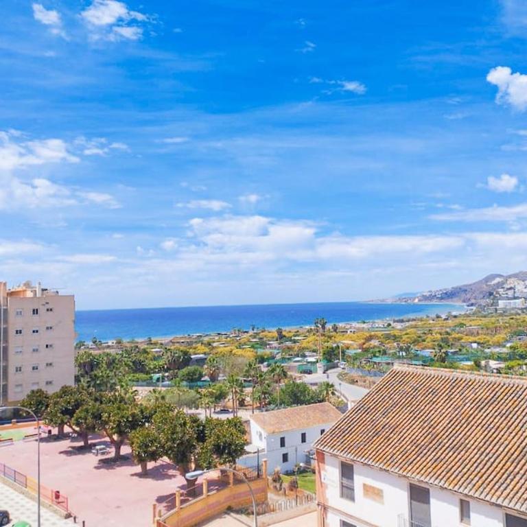 Spacious 4 bedroom with parking in town centre, Nerja - Apartamento - 2