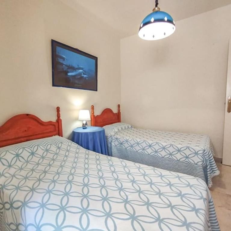 Spacious 4 bedroom with parking in town centre, Nerja - Apartamento - 12
