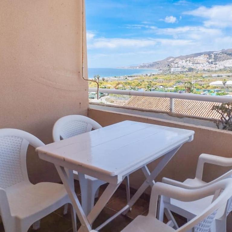 Spacious 4 bedroom with parking in town centre, Nerja - Apartamento - 19