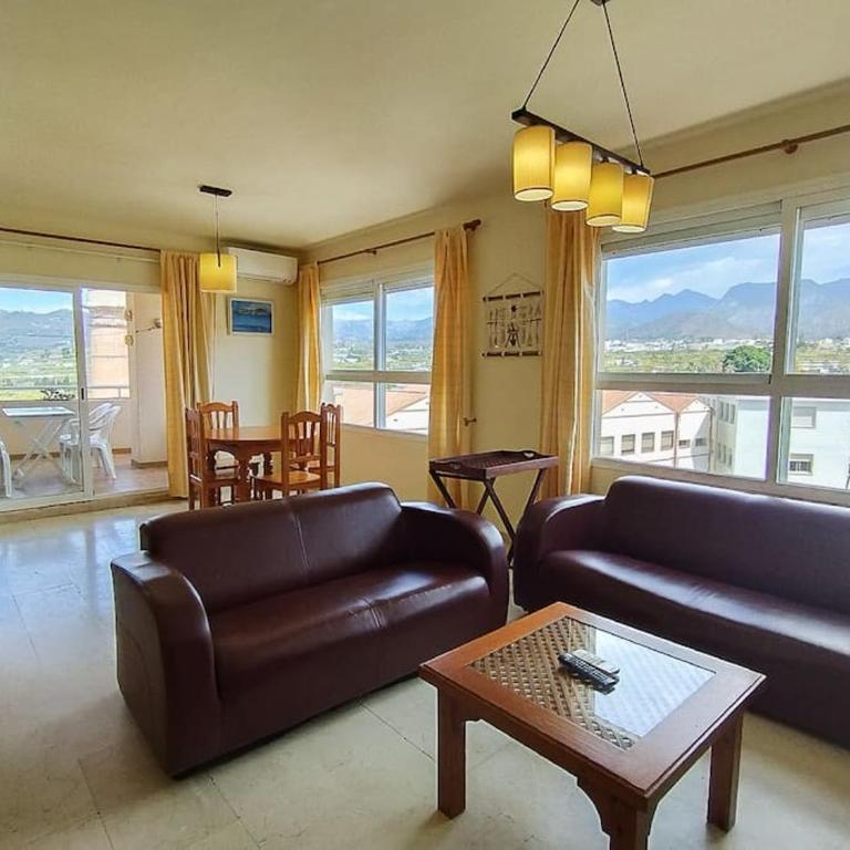 Spacious 4 bedroom with parking in town centre, Nerja - Apartamento - 17