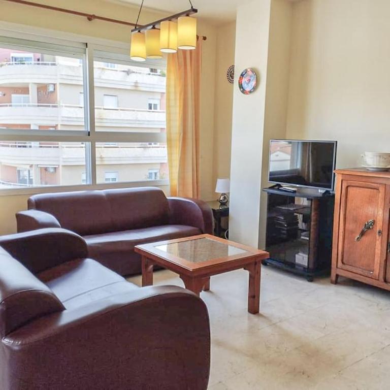 Spacious 4 bedroom with parking in town centre, Nerja - Apartamento - 20