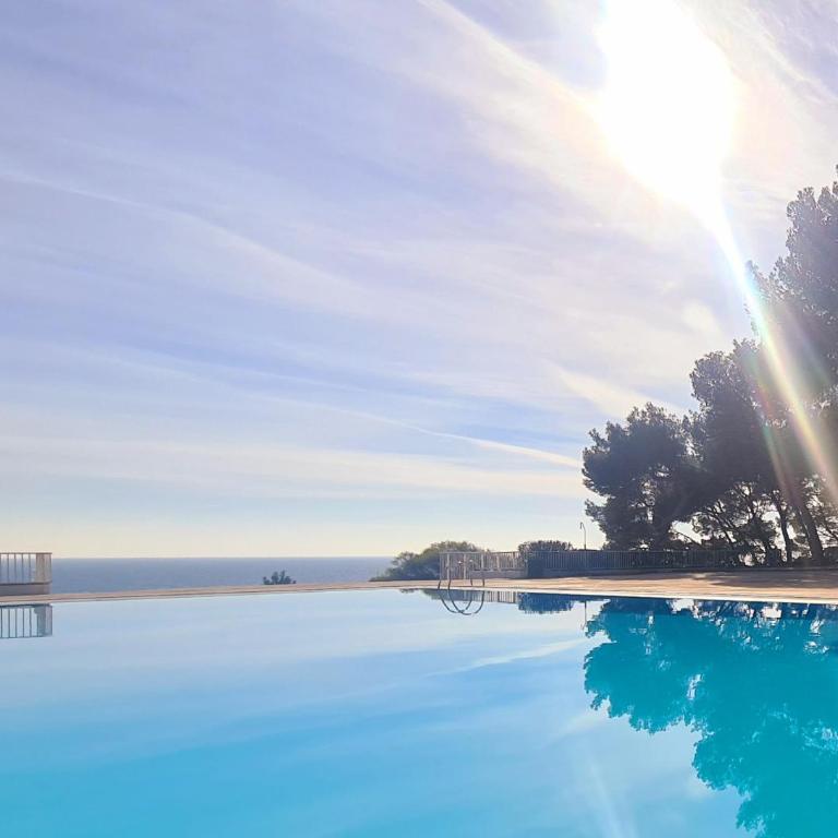 SUPERBE APPARTEMENT DANS CADRE D'EXCEPTION - Piscine, Plage et Tennis privé - Appartement 2 Chambres - 1