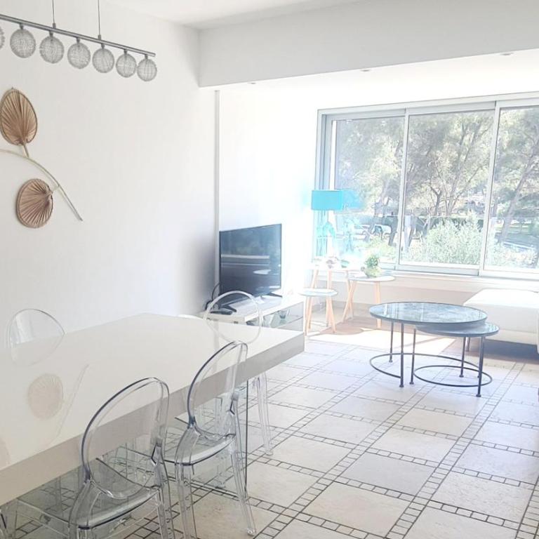 SUPERBE APPARTEMENT DANS CADRE D'EXCEPTION - Piscine, Plage et Tennis privé - Appartement 2 Chambres - 25