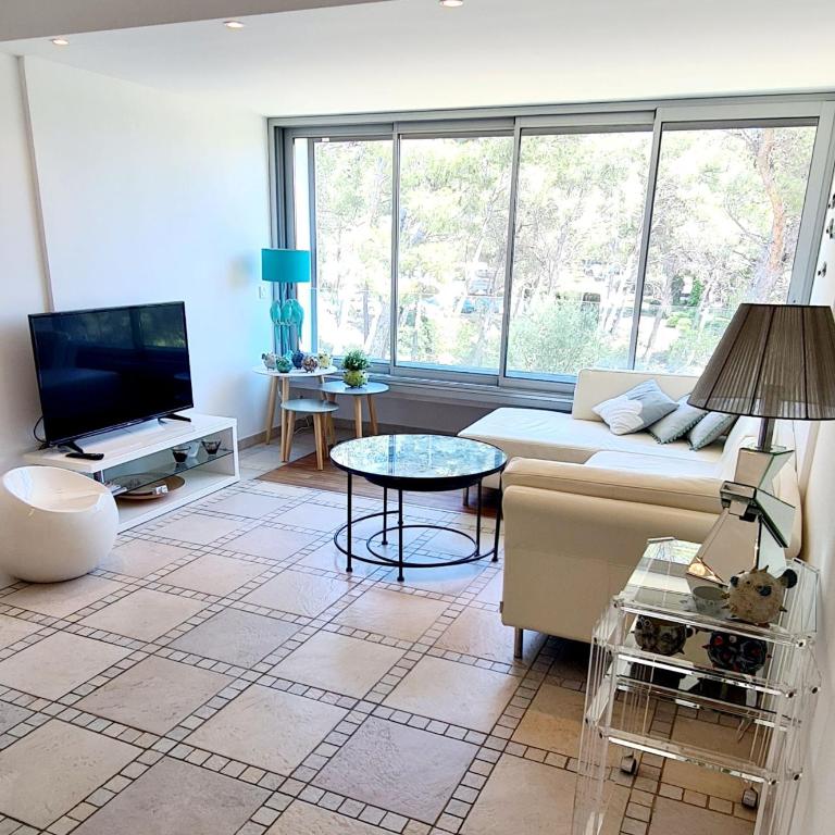 SUPERBE APPARTEMENT DANS CADRE D'EXCEPTION - Piscine, Plage et Tennis privé - Appartement 2 Chambres - 27