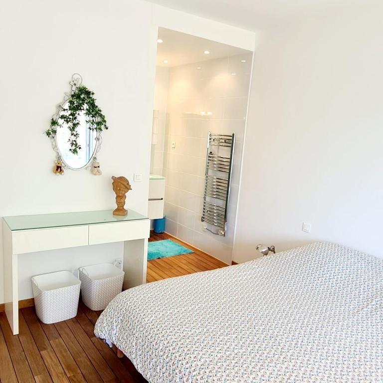 SUPERBE APPARTEMENT DANS CADRE D'EXCEPTION - Piscine, Plage et Tennis privé - Appartement 2 Chambres - 4