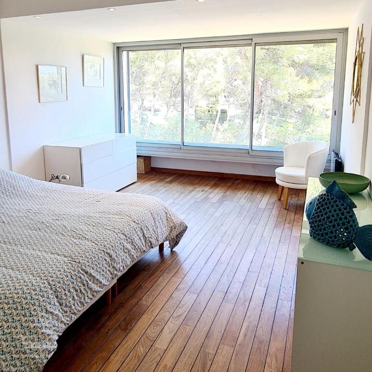 SUPERBE APPARTEMENT DANS CADRE D'EXCEPTION - Piscine, Plage et Tennis privé - Appartement 2 Chambres - 5