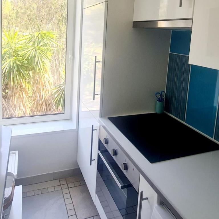 SUPERBE APPARTEMENT DANS CADRE D'EXCEPTION - Piscine, Plage et Tennis privé - Appartement 2 Chambres - 33