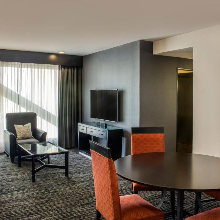 Le Méridien Mexico City Reforma - Premier Suite, 1 Bedroom Suite, 1 King, Sofa bed, City view - 2