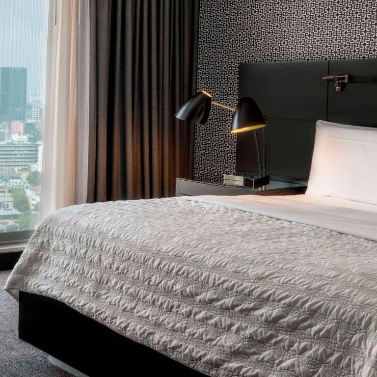 Le Méridien Mexico City Reforma - Classic Suite, 1 Bedroom Suite, 1 King, Sofa bed, City view - 4