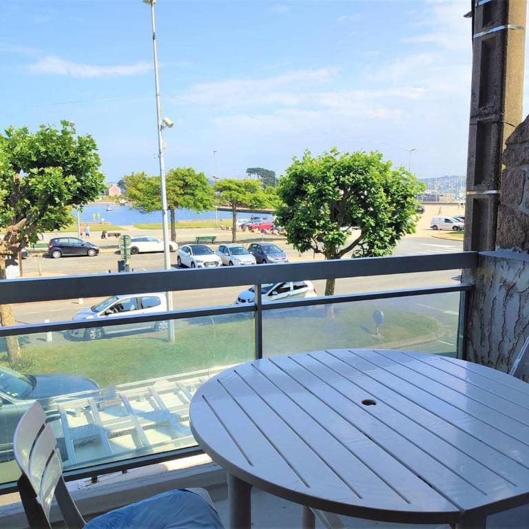 Appartement avec WIFI, parking, balcon-terrasse et ascenseur à Perros-Guirec - FR-1-368-354 - Apartment - 1