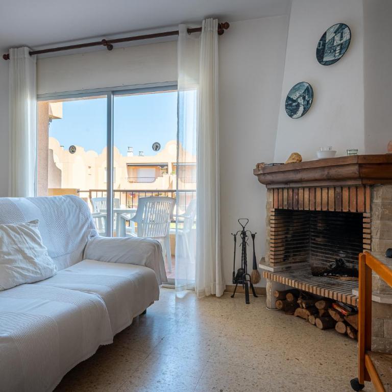AT015 Piscina y aparcamiento, a 7 min de la playa La Paella - Three-Bedroom Apartment - 10