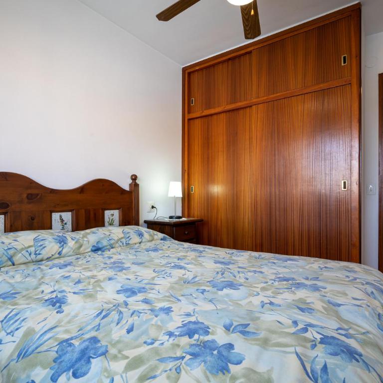 AT015 Piscina y aparcamiento, a 7 min de la playa La Paella - Three-Bedroom Apartment - 16