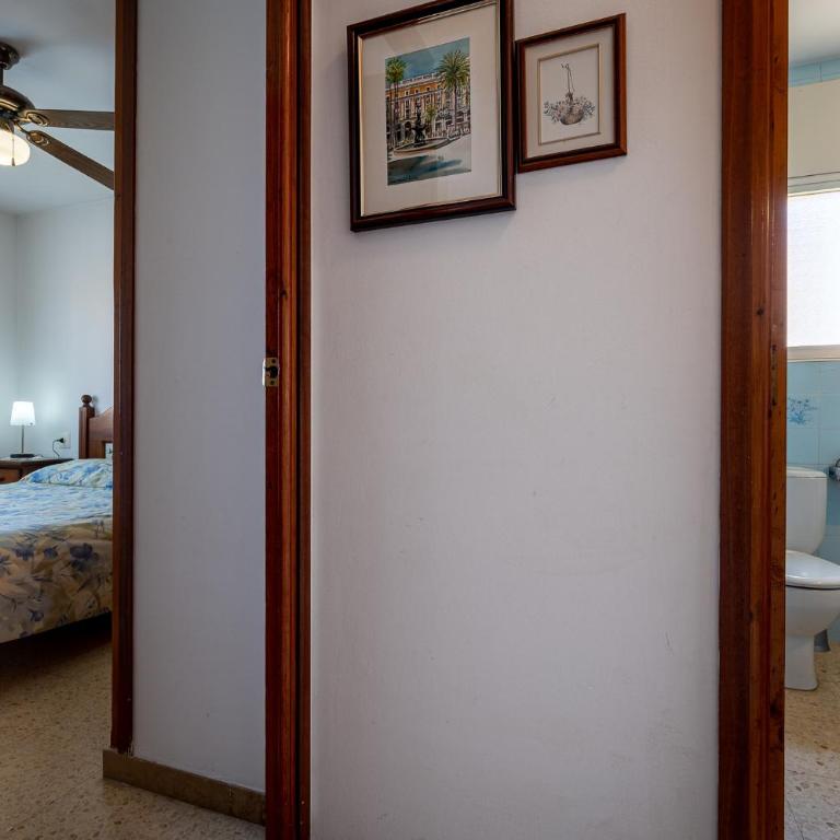 AT015 Piscina y aparcamiento, a 7 min de la playa La Paella - Three-Bedroom Apartment - 14
