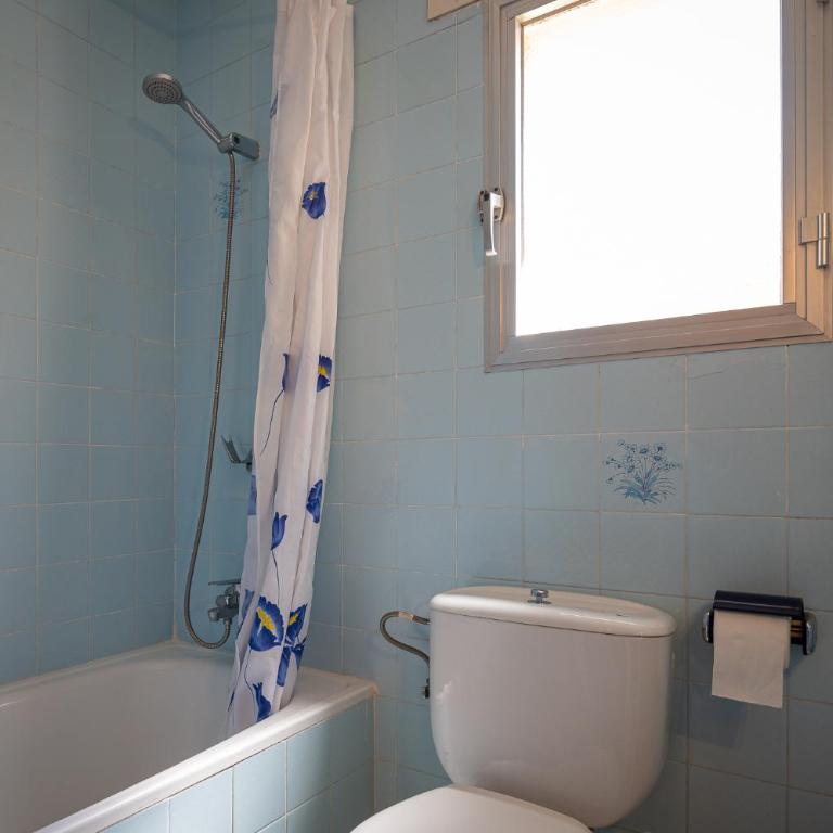 AT015 Piscina y aparcamiento, a 7 min de la playa La Paella - Three-Bedroom Apartment - 23