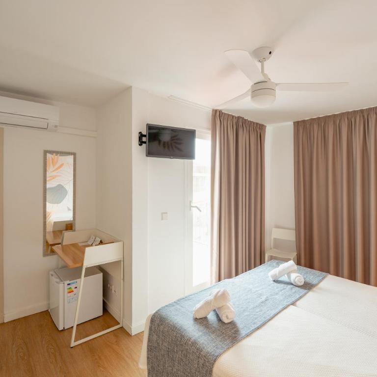 Hotel BH Internacional - Habitación Doble Superior con terraza - 1 o 2 camas - 4