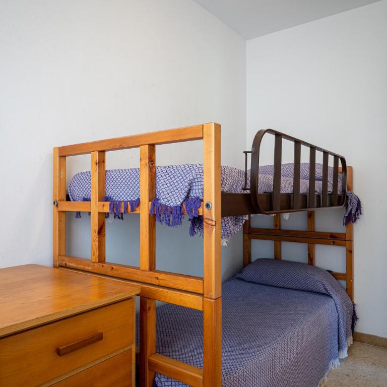 AT015 Piscina y aparcamiento, a 7 min de la playa La Paella - Three-Bedroom Apartment - 24