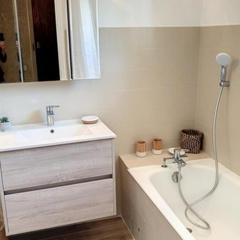 Studio Mezzanine proche plage avec terrasse et parking - Bormes-les-Mimosas - FR-1-610-45 - Studio - 14
