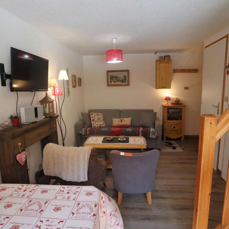 Studio cosy avec mezzanine, 27m², 2/3 pers, Équipé, Wifi, Balcon, Proche ski et commerces - Studio - 11