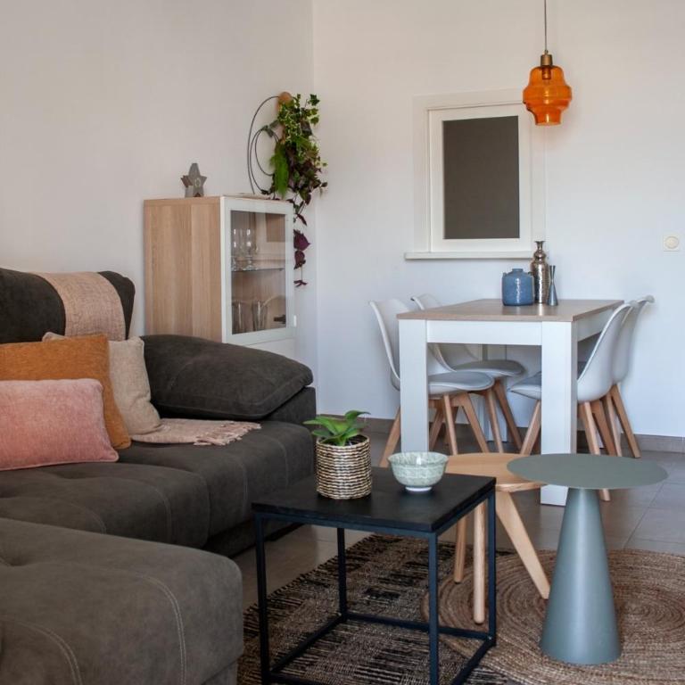 MAR y SAL - Two-Bedroom Apartment - 17