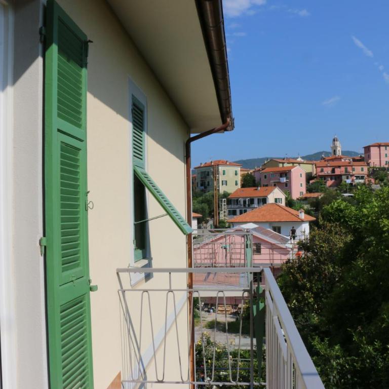 Affittacamere DA MARIA TERESA - Camera Matrimoniale con Balcone (2 Adulti + 1 Bambino) - 3