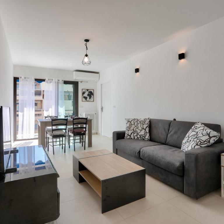 LE BALZAC T3 centre ville proche toutes commodités - Apartment mit 2 Schlafzimmern - 2