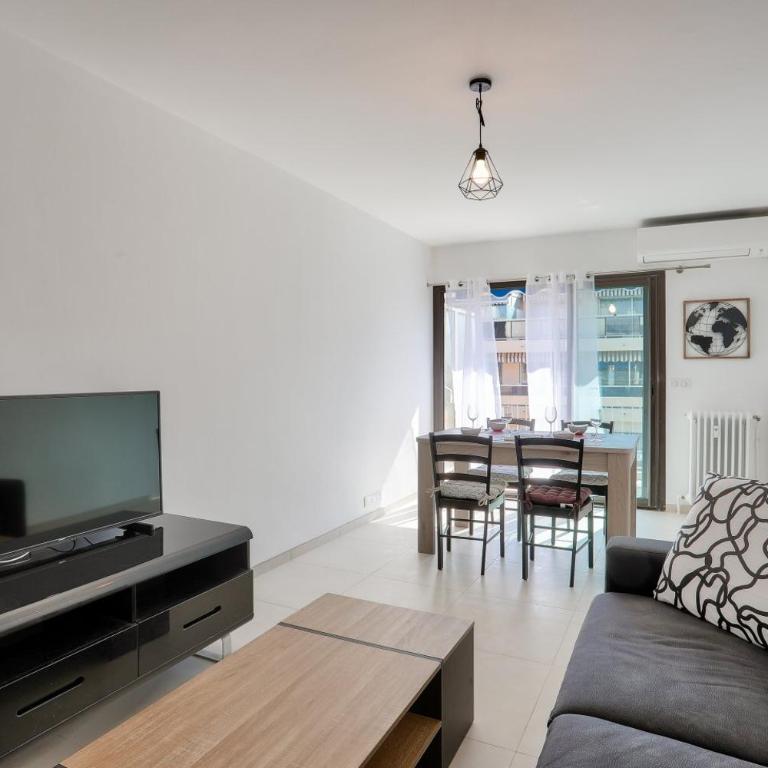 LE BALZAC T3 centre ville proche toutes commodités - Apartment mit 2 Schlafzimmern - 4