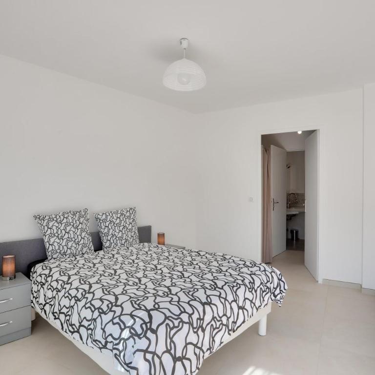 LE BALZAC T3 centre ville proche toutes commodités - Apartment mit 2 Schlafzimmern - 24