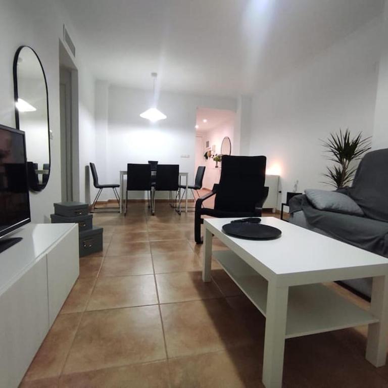 Casa Lilia con piscina y garaje - Two-Bedroom Apartment - 13