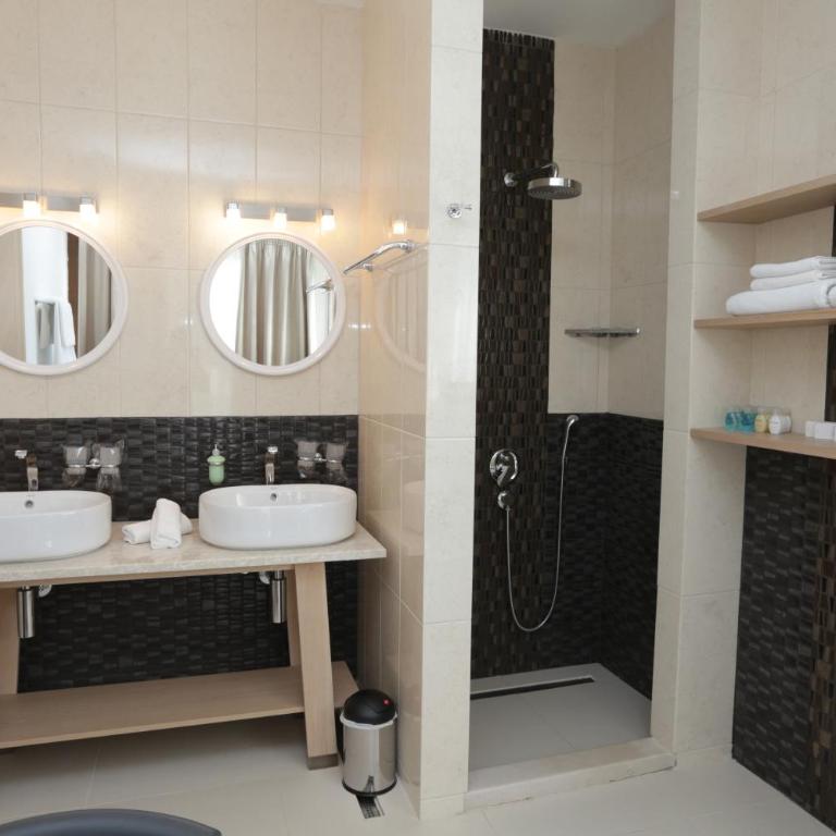 Hotel Tara Becici - Junior Suite with Sea View - 9