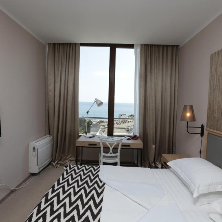 Hotel Tara Becici - Junior Suite with Sea View - 6
