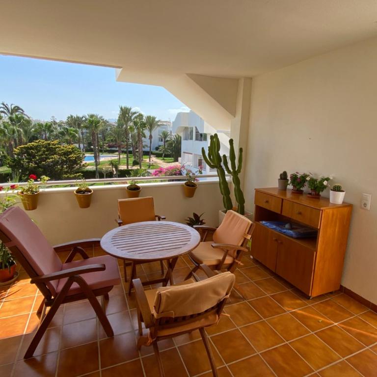 Bonito apto. Playa y piscina. Vera Playa - Apartamento de 2 dormitorios - 2