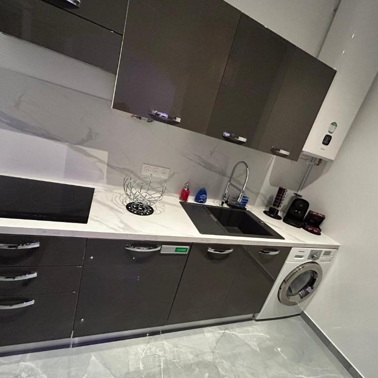 Luxury Monaco ! 7 mins walk to casino square ! Yacht show ! F1 ! 15 sec to Monaco ! - Appartement 1 Chambre - 10