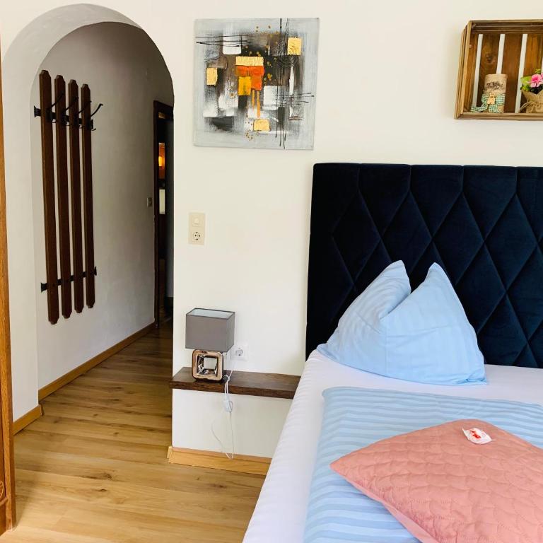 Appartementhaus Sonne - Doppelzimmer mit Balkon - 8