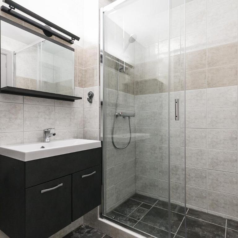 UHC Novelty Family Complex - Apartamento con vistas a la piscina - 10