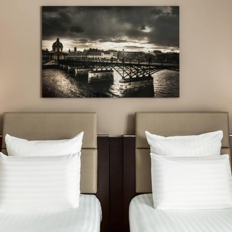 AC Hotel Paris Porte Maillot by Marriott - Chambre Familiale avec Lits Jumeaux et Canapé-Lit - 2