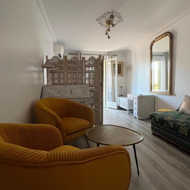 LA CASA GIL - Two-Bedroom Apartment - 1