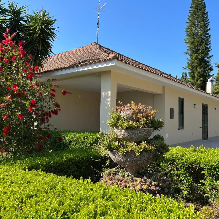 Villa Claudia - casa vacanze - Four-Bedroom House - 1
