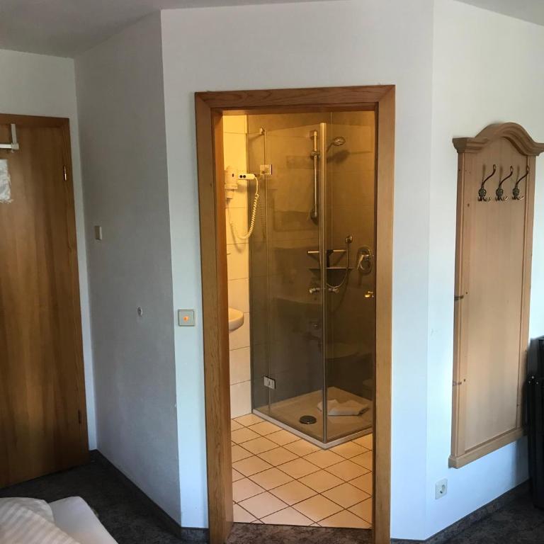 Gästehaus Schwarzlofer - Standard Doppelzimmer - 8