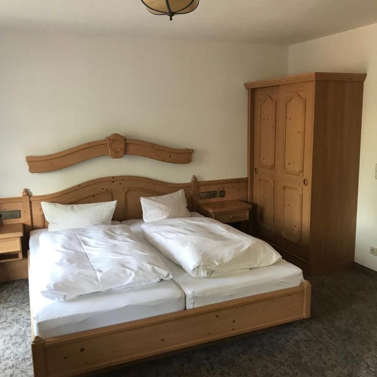 Gästehaus Schwarzlofer - Budget Doppelzimmer - 11