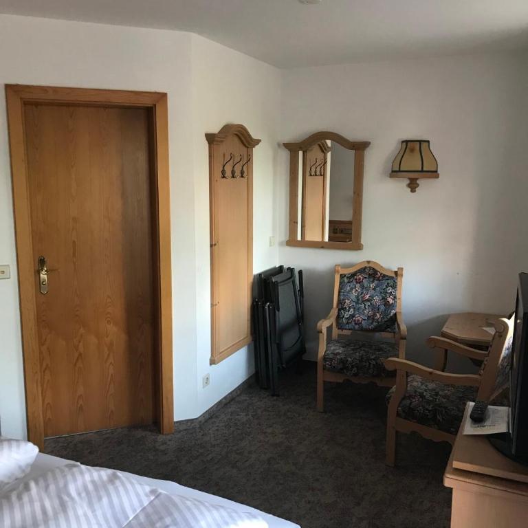 Gästehaus Schwarzlofer - Budget Doppelzimmer - 12