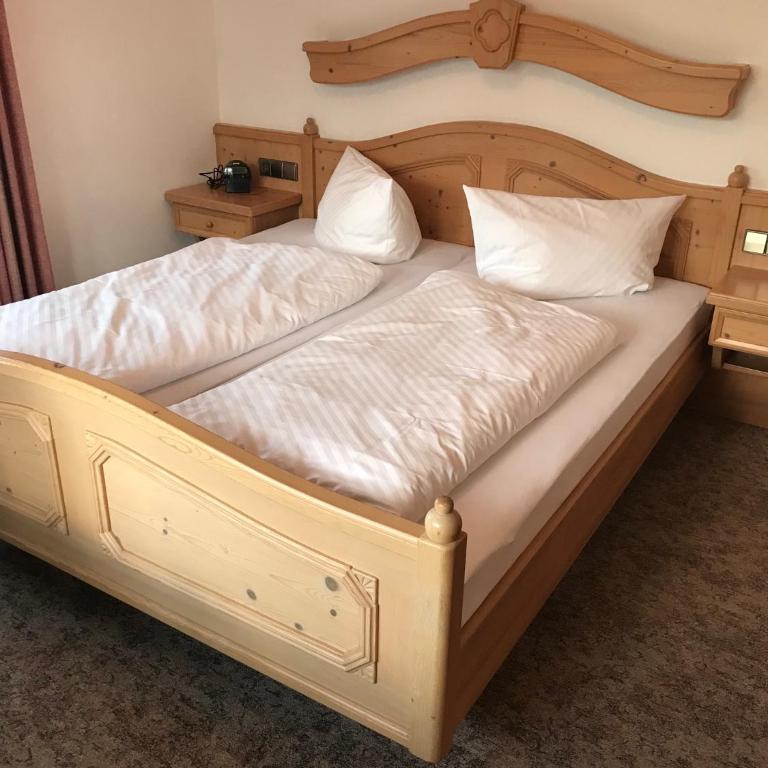 Gästehaus Schwarzlofer - Basic Dreibettzimmer - 5