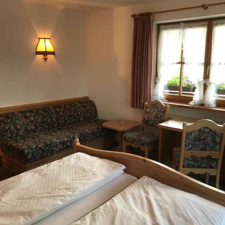 Gästehaus Schwarzlofer - Basic Dreibettzimmer - 6