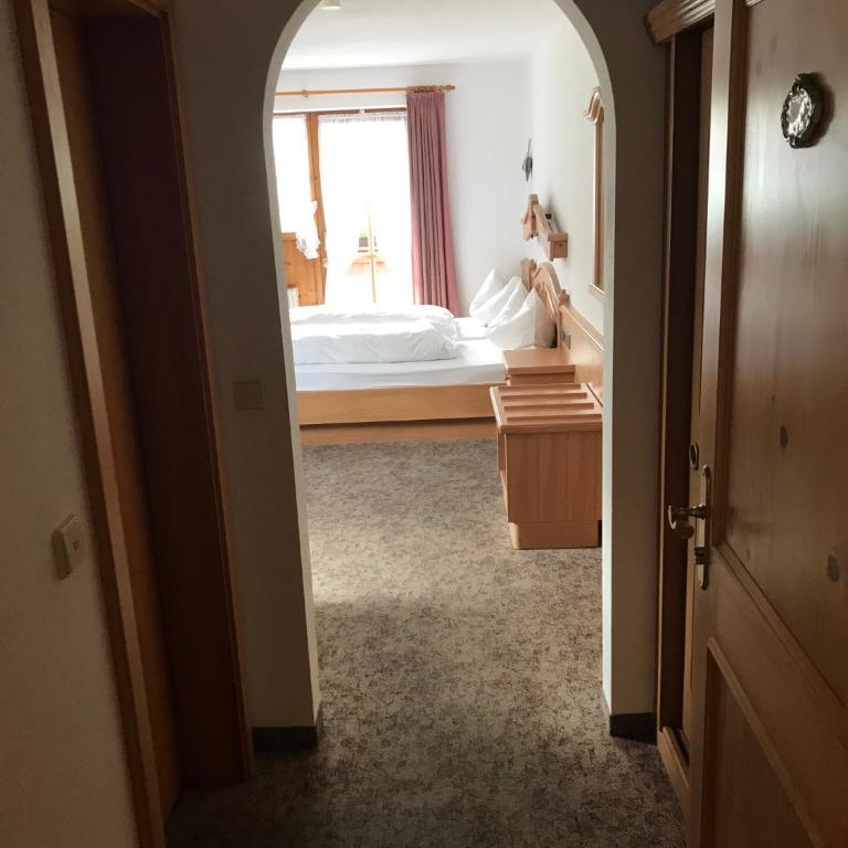Gästehaus Schwarzlofer - Budget Dreibettzimmer - 10